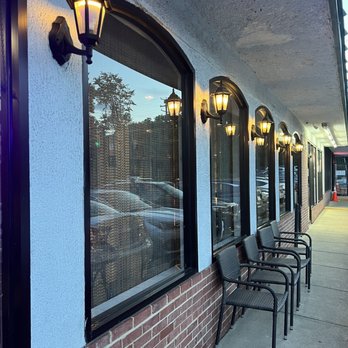 Amoo's Restaurant - Sitting outside - Persian/Iranian Near Me - McLean, Virginia Amoo's Restaurant - Sitting outside - Persian/Iranian Near Me - McLean, Virginia
