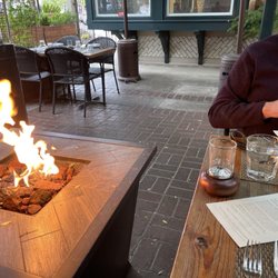 Fabian's Italian Bistro & Bar - Outdoor fireside seating