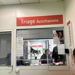 Ospedale Maggiore Policlinico - This is where you stand in line