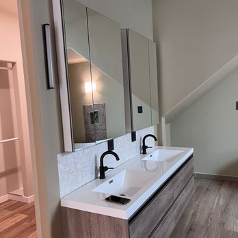 Marin VIP Builders - a bathroom with two sinks - General Contractors Near Me - Portland, Oregon Marin VIP Builders - a bathroom with two sinks - General Contractors Near Me - Portland, Oregon