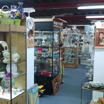 Pottery Place Antiques - Antiques Near Me - Red Wing, Minnesota Pottery Place Antiques - Antiques Near Me - Red Wing, Minnesota