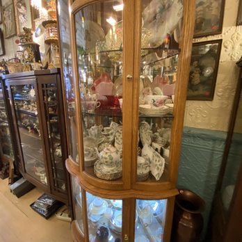 Emily's Antique Corner - Antiques Near Me - Folsom, California