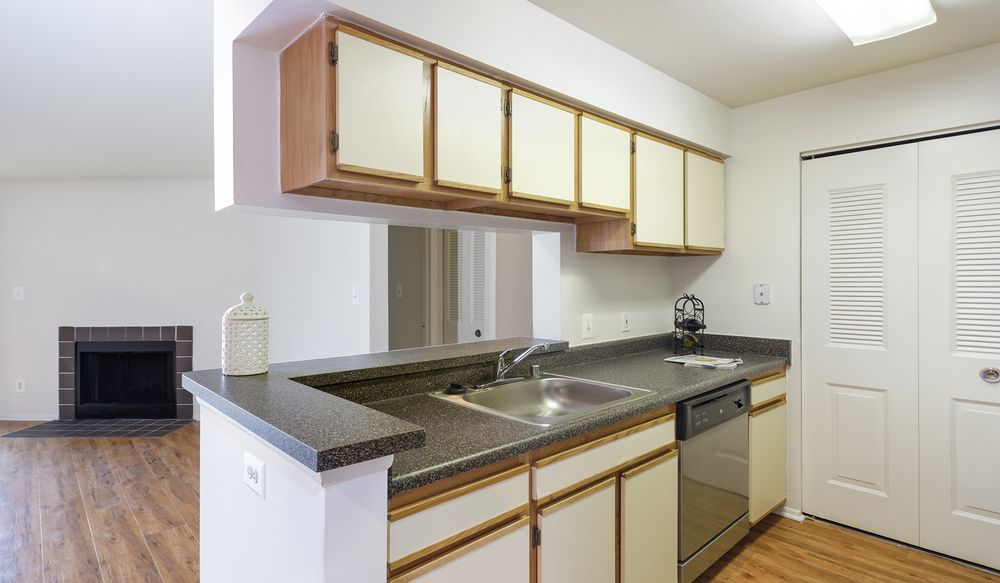 SHENANDOAH CROSSING APARTMENT HOMES 46 Photos & 65 Reviews 13300