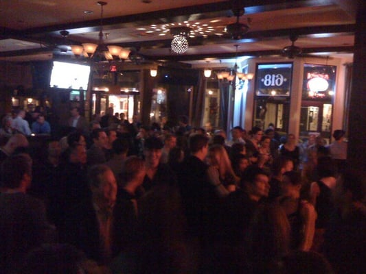 Henry's Pub by null