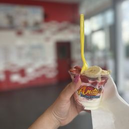 Straw-ana sundae