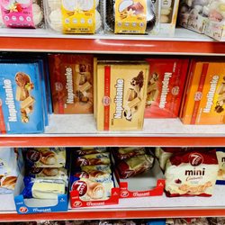 Russian & International Food Market - I'll have one of each. Wafersssssss ~