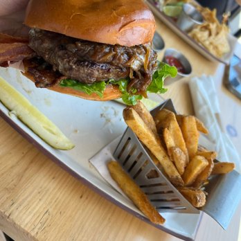 Biergarden Encinitas - BG BURGER - New American Near Me - Encinitas, California