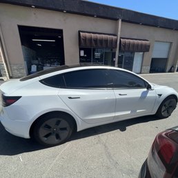 Limo tint all around Limo tint all around