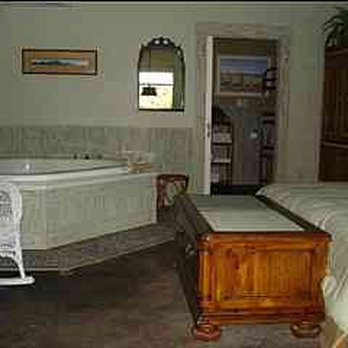 Jefferson Street Bed and Breakfast - Jefferson Street Bed n Breakfast Inn 972-253-2000 Gulf Coast king suite with indoor spa tub #5 - Bed & Breakfast Near Me - Irving, Texas Jefferson Street Bed and Breakfast - Jefferson Street Bed n Breakfast Inn 972-253-2000 Gulf Coast king suite with indoor spa tub #5 - Bed & Breakfast Near Me - Irving, Texas