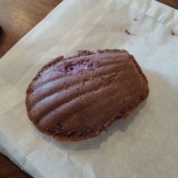 Loop Espresso Club - Ube Madeleine. Good flavor, mediocre bake. It's crumbing off on the surface and sides. - Coffee & Tea Near Me - Los Angeles, California Loop Espresso Club - Ube Madeleine. Good flavor, mediocre bake. It's crumbing off on the surface and sides. - Coffee & Tea Near Me - Los Angeles, California