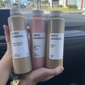 Neko Koneko - Ig: @veroeatss | black sesame, strawberry milk & hojicha latte - Coffee & Tea Near Me - Honolulu, Hawaii