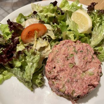 Le Bistrot d'Arthur - Beef tartare - French Near Me - Rouen, 76 Le Bistrot d'Arthur - Beef tartare - French Near Me - Rouen, 76