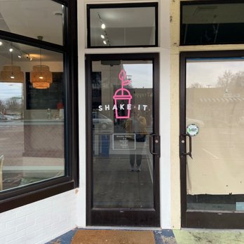 Shake It - Exterior - Juice Bars & Smoothies Near Me - Lexington, Kentucky