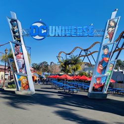 Batman - DC Universe Entrance with Batman Ride in background