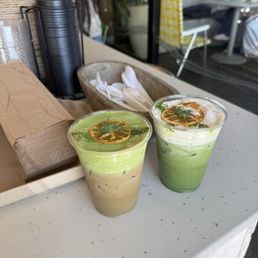 Hojicha Matcha (left) & Pandan Matcha Latte (right)