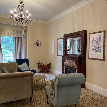 Chateau Coralini - Living area and fireplace - Hotels Near Me - Salinas, California