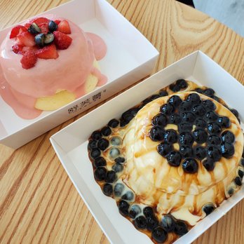 Sun Tea Mix - Strawberry and brown sugar boba souffle pancakes  IG @eatswithmarisa - Bubble Tea Near Me - Honolulu, Hawaii