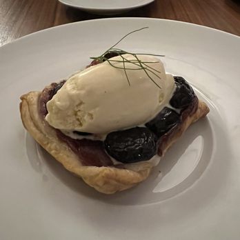 Persimmon - Not so great cherry tarte tatin - New American Near Me - Providence, Rhode Island Persimmon - Not so great cherry tarte tatin - New American Near Me - Providence, Rhode Island