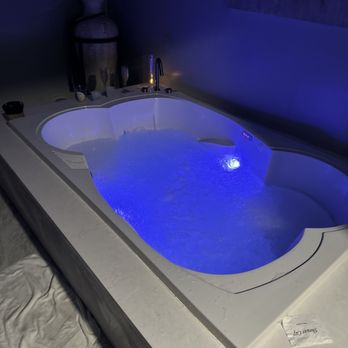 Cinzia Spa - Bath soak - Massage Near Me - North Myrtle Beach, South Carolina