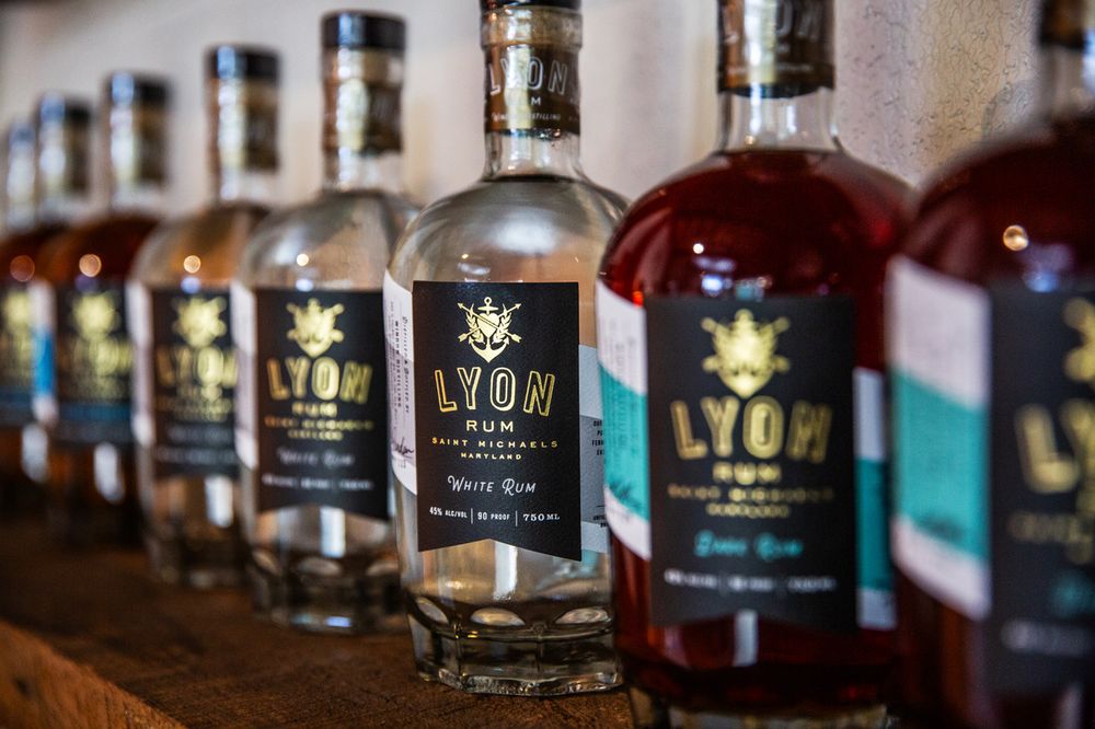 LYON RUM // Windon Distilling Logo
