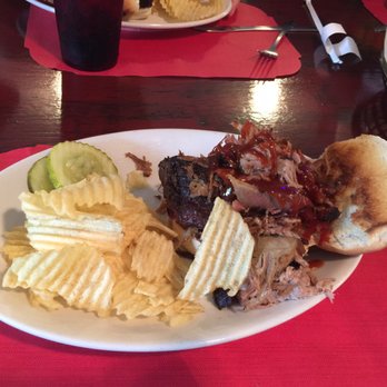 Applewood BBQ - Pulled pork sandwich - Barbeque Near Me - Penfield, Pennsylvania