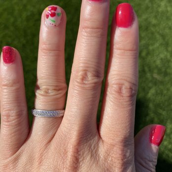 Get Nailed Salon - All other fingers except the ring finger turned out great. - Nail Salons Near Me - Roseville, California