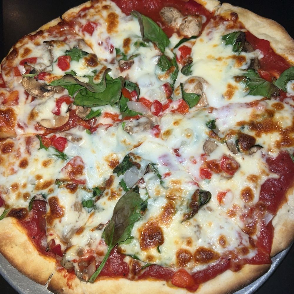 Fong's Pizza - Pizza Near Me - Des Moines, Iowa