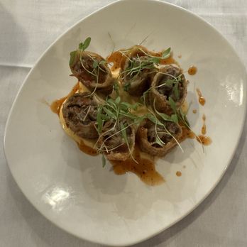The Hampshire - Crispy Steak Egg Rolls - Steakhouses Near Me - Covington, Louisiana The Hampshire - Crispy Steak Egg Rolls - Steakhouses Near Me - Covington, Louisiana