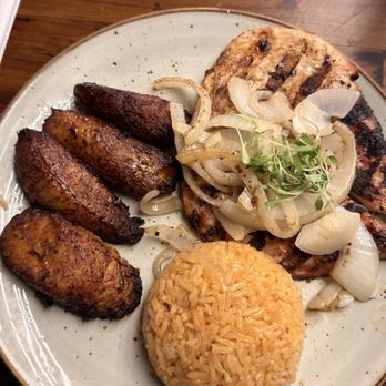Tacos don Andres - Grilled chicken with onions and plantains. - Salad Near Me - Kissimmee, Florida