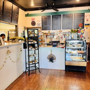 Veskolini Cafe - Desserts Near Me - Dunedin, Florida