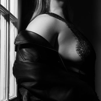 Dragonfly Boudoir - Session Photography Near Me - Oakland, California