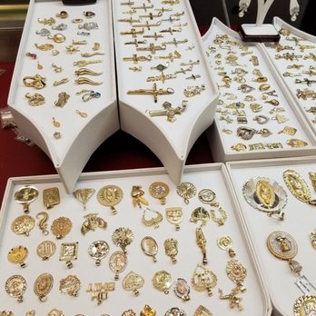 Cash4gold - Gold pendant - Gold Buyers Near Me - Chicago, Illinois
