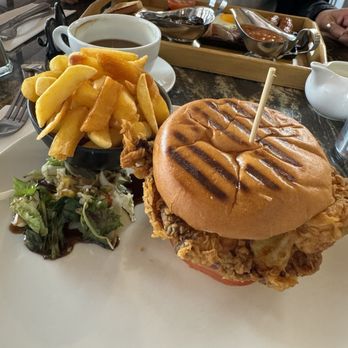 Copper Alley Bistro - Chicken sandwich with chips - Brasseries Near Me - Dublin, D Copper Alley Bistro - Chicken sandwich with chips - Brasseries Near Me - Dublin, D