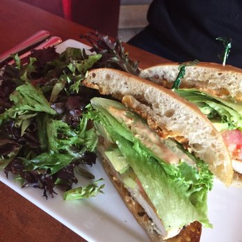 Le Papagayo - Chicken Breast Sandwich - Breakfast & Brunch Near Me - Encinitas, California