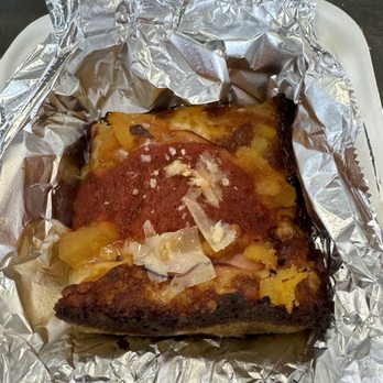 R Town Pizza - Bacon and pineapple jam - Pizza Near Me - Reno, Nevada R Town Pizza - Bacon and pineapple jam - Pizza Near Me - Reno, Nevada