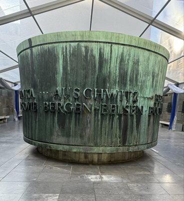 Mémorial De La Shoah by null