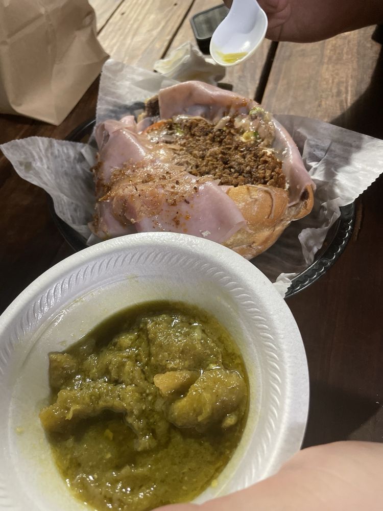 Tacos Y Tortas De Cecina El Entenao