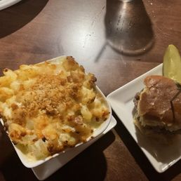 AWESOME mac and cheese and seasonal slider! AWESOME mac and cheese and seasonal slider!
