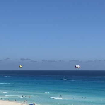 Marriott Cancun Resort - Parasailing - Hotels Near Me - Cancún, ROO