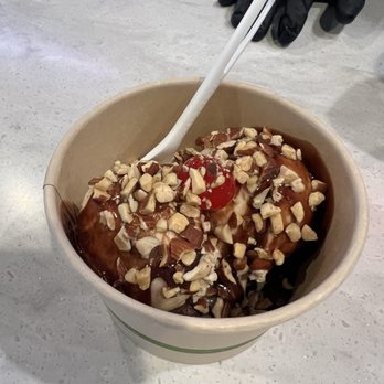 Baskin-Robbins - Brookie Brownie Sundae - Ice Cream & Frozen Yogurt Near Me - Honolulu, Hawaii Baskin-Robbins - Brookie Brownie Sundae - Ice Cream & Frozen Yogurt Near Me - Honolulu, Hawaii
