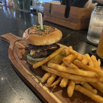 28 North Gastropub & Scratch Kitchen - Specialty burger - Gastropubs Near Me - Melbourne, Florida 28 North Gastropub & Scratch Kitchen - Specialty burger - Gastropubs Near Me - Melbourne, Florida