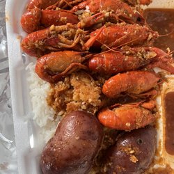 LA Cajun seafood - Crawfish Lunch