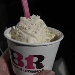 Baskin-Robbins - Chocolate Chip Cookie Doughdough