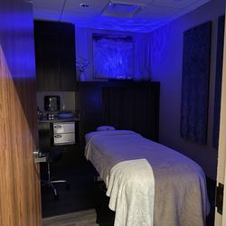 Life Time - Massage room
