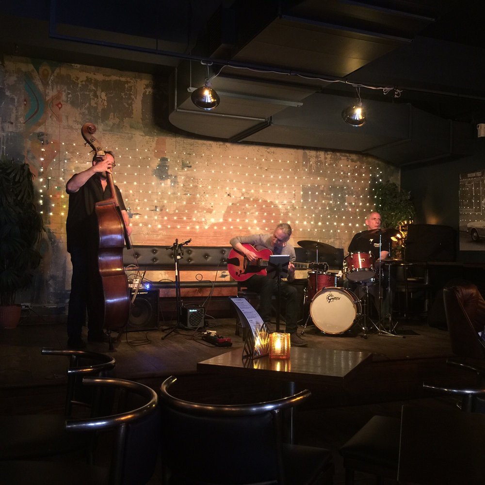Live jazz on Sunday evenings Live jazz on Sunday evenings