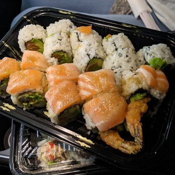 Hyack Sushi - Di-alaska roll, salmon avocado roll - Japanese Near Me - New Westminster, British Columbia Hyack Sushi - Di-alaska roll, salmon avocado roll - Japanese Near Me - New Westminster, British Columbia