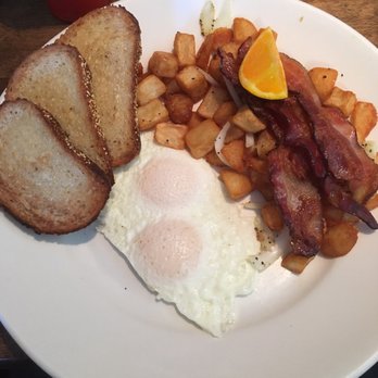 Royals Restaurant & Dining Lounge - Canadian (New) Near Me - Ottawa, Ontario