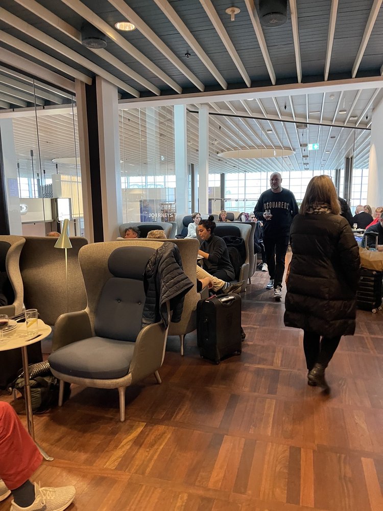 AVIATOR LOUNGE Updated October 2024 127 Photos & 32 Reviews Vestvej 4, Kastrup, Denmark