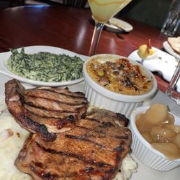 Petite pork chops, spinach, corn crème brûlée, mashed potatoes Petite pork chops, spinach, corn crème brûlée, mashed potatoes