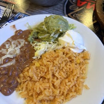 Rio Lerma - Side of rice and beans with guacamole and sour cream for fajitas - Mexican Near Me - Terrell, Texas